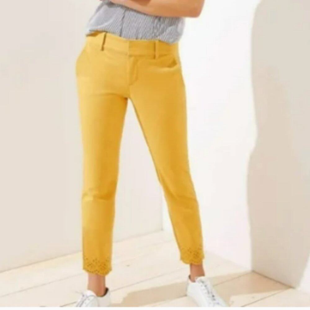 LOFT Girlfriend Chino Pants with Scalloped Eyelet Trim Size 6P